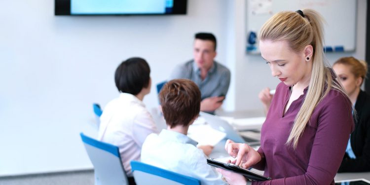 Navigating Parent-Teacher Conferences: 5 Tips for a Productive Meeting