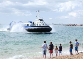 Yacht rental for 10 people for a seaboat trip in Barcelona