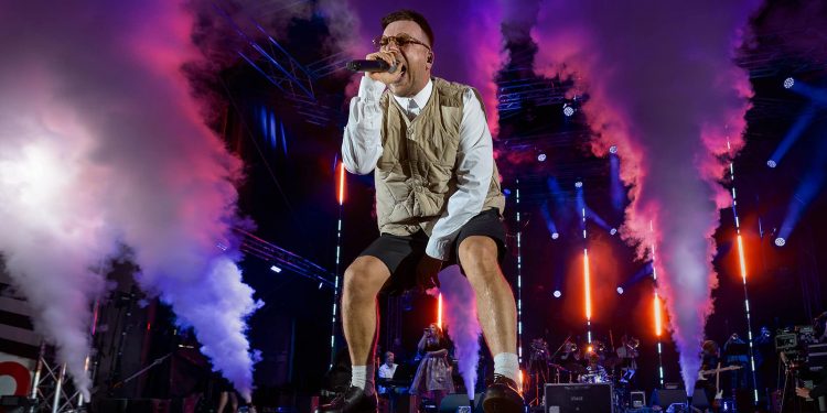 Welcome to the captivating world of AndrisR!