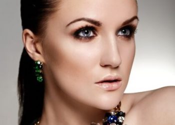 Natural Stone Jewelry in Fashion: A Timeless Trend