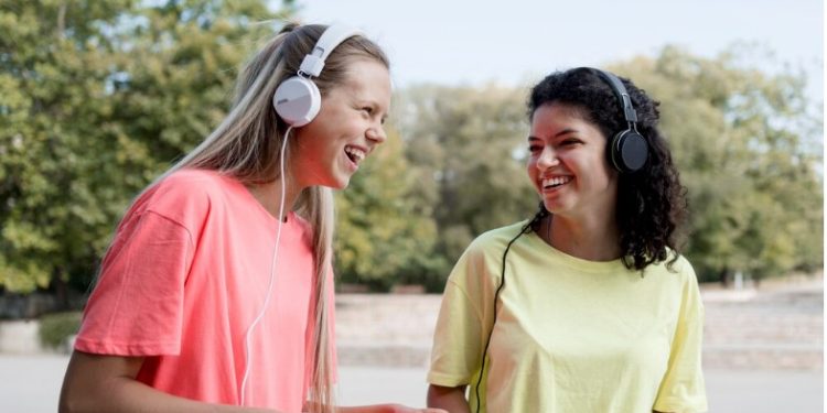 Noise-Cancelling Earphones: Exploring the Tech and Its Advantages