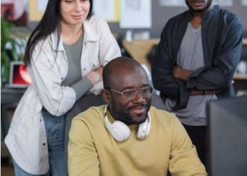 Guru launches Slack AI search. Now, employees can search across all their apps–without leaving Slack.