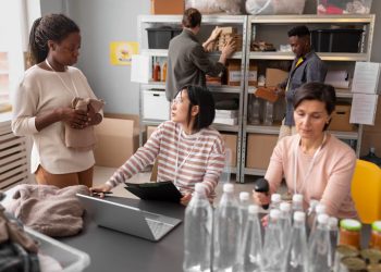 Overcoming Common Challenges in Team Collaboration: Leveraging Cloud Over Storehouse for Seamless Communication